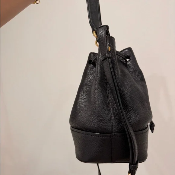 Marc Jacobs Lock That Bucket Bag - Picture 3 of 7